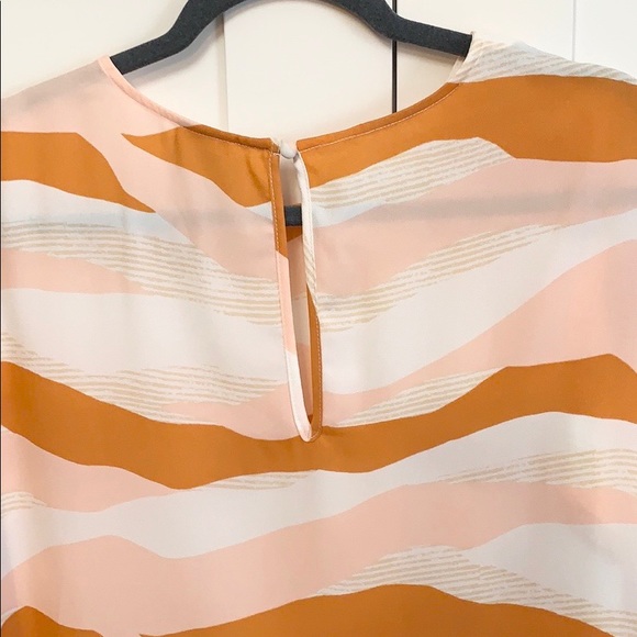 NEW! A New Day Wave Pattern Top XL - Picture 4 of 5